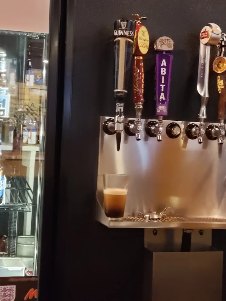 Guinness Being Poured Properly